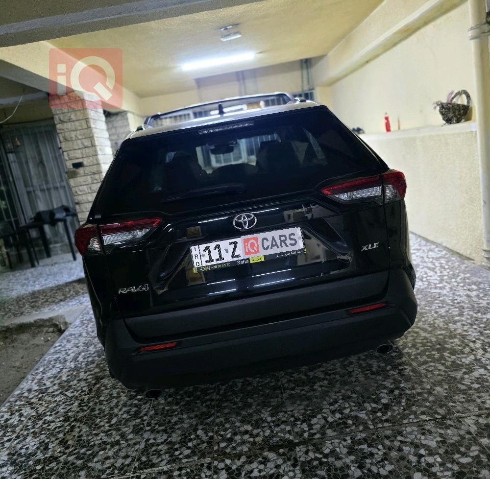 تۆیۆتا ڕاڤ 4